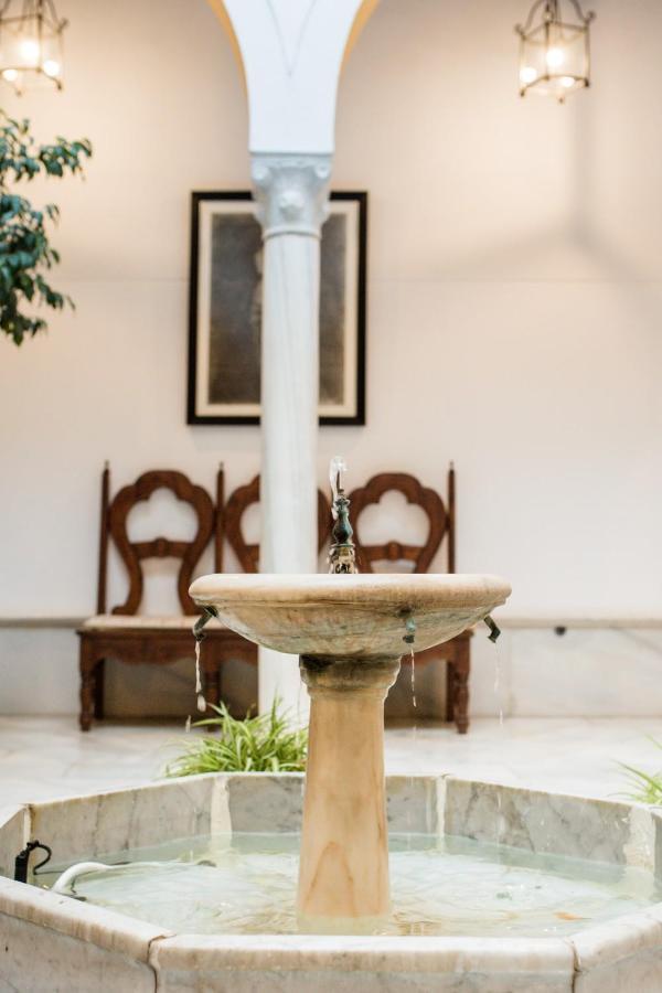 Mágico apartamento en casa palacio del siglo XVII Sevilla Exterior foto