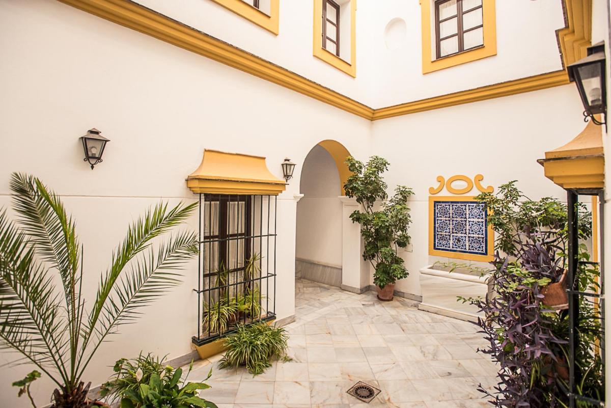 Mágico apartamento en casa palacio del siglo XVII Sevilla Exterior foto